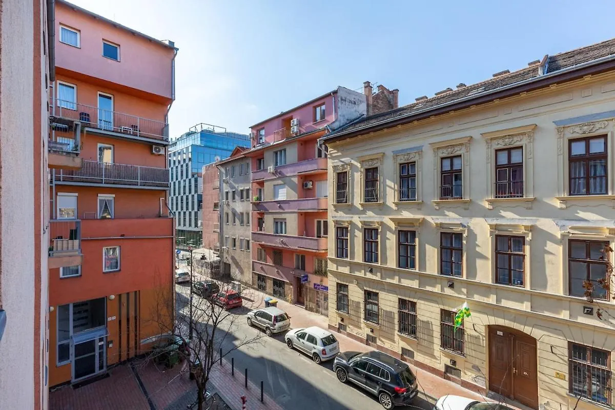 Fut26 Peaceful, Stylish Studio Behind Corvin Plaza Budapest