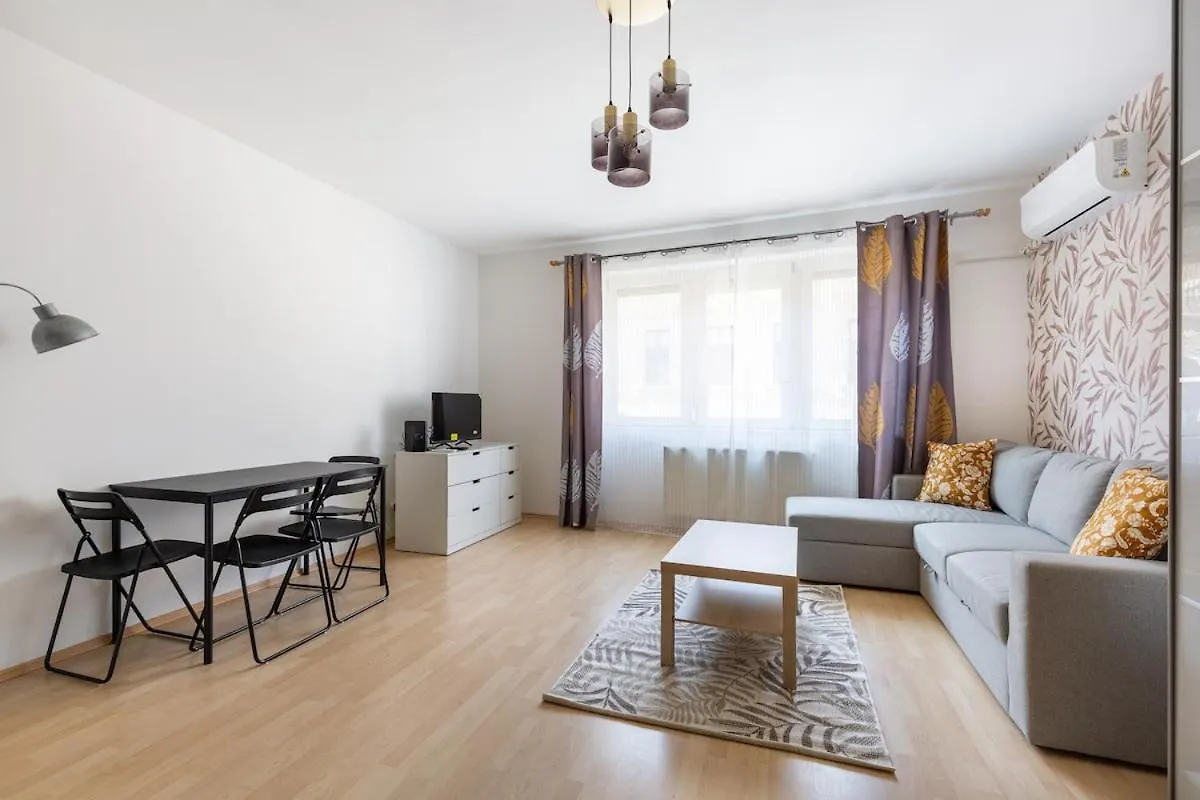 Fut26 Peaceful, Stylish Studio Behind Corvin Plaza Budapest