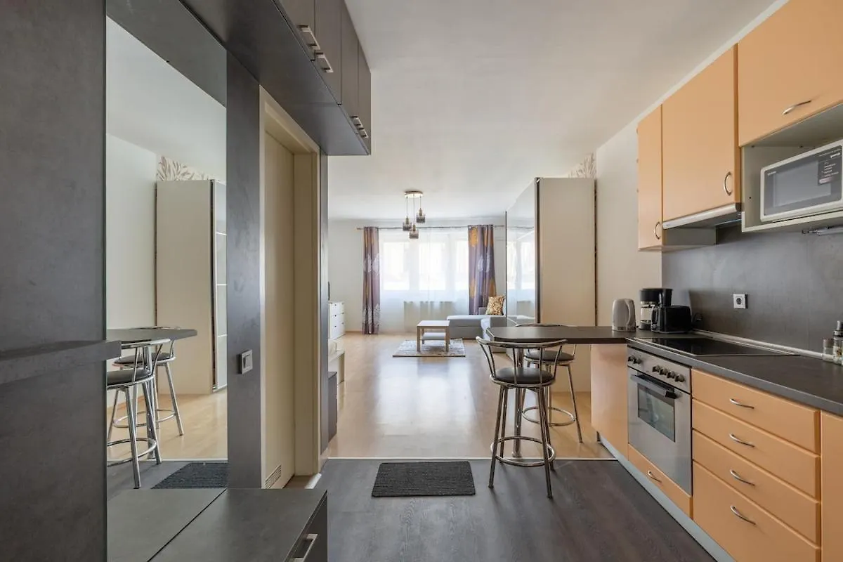 Apartment Fut26 Peaceful, Stylish Studio Behind Corvin Plaza Budapest