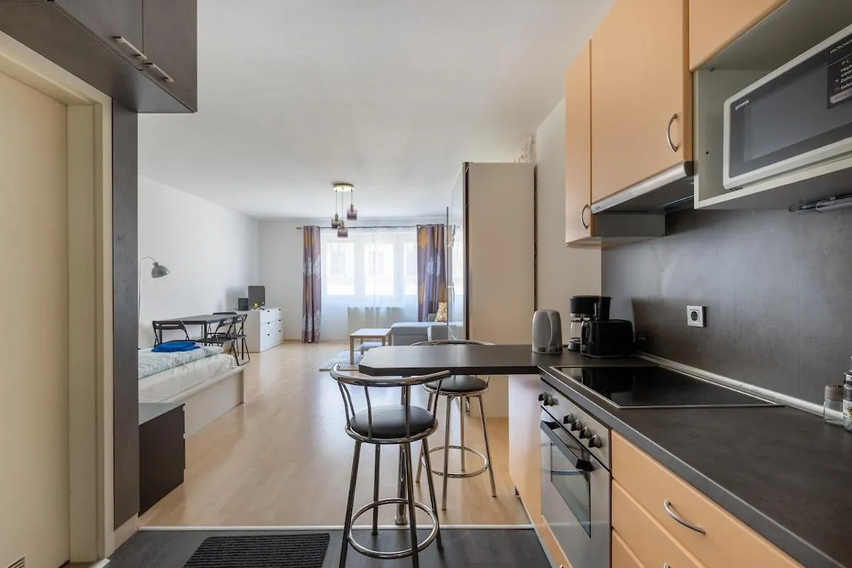 Fut26 Peaceful, Stylish Studio Behind Corvin Plaza Budapest 0*,