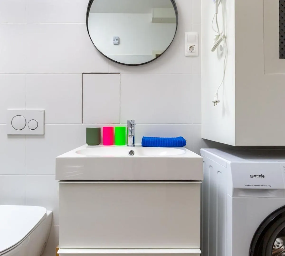 Fut26 Peaceful, Stylish Studio Behind Corvin Plaza Budapest Apartment