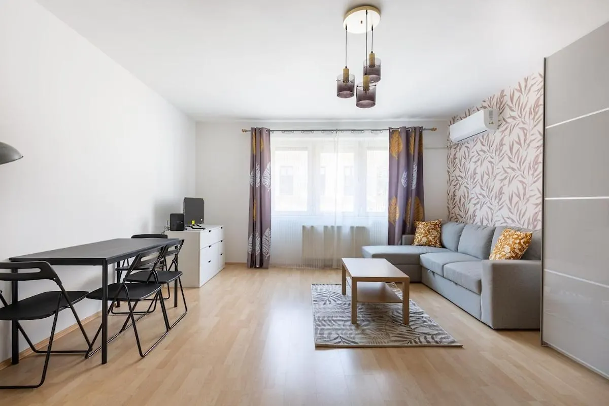 Fut26 Peaceful, Stylish Studio Behind Corvin Plaza Budapest 0*,  Ungheria